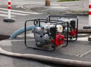 Qual é a função da bomba de drenagem?