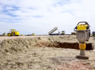 Enceradeira industrial: onde usar? | Casa do Construtor - Aluguel de equipamentos